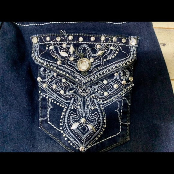 ❤️Diamonds & Threads You Go Girl Slim Boot Jeans- Sz 9 - Picture 5 of 5